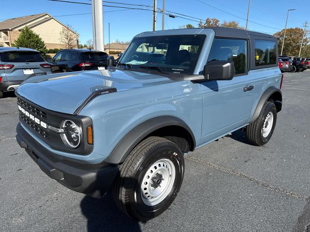 2025 Ford Bronco Base photo 4