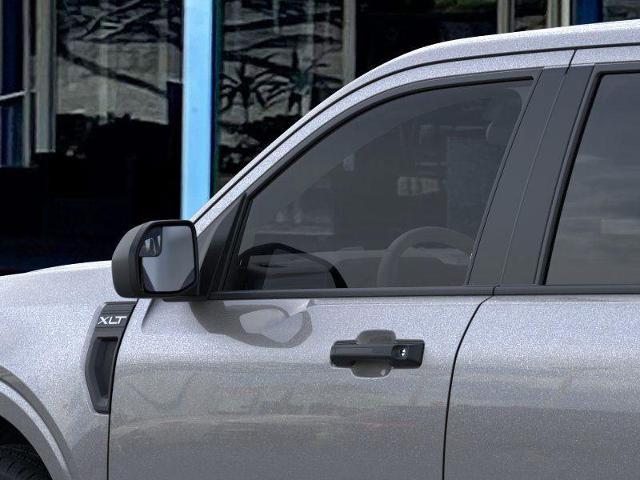 2025 Ford Maverick XLT photo 2