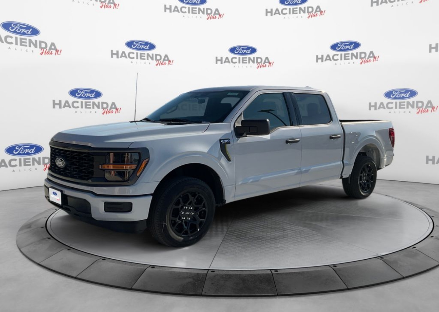 2025 Ford F-150 STX's photo