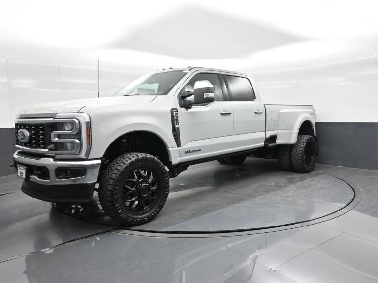 2026 Ford Super Duty F-350 DRW LARIAT