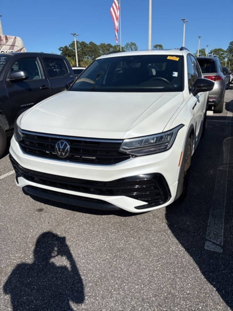 2023 Volkswagen Tiguan 2.0T SE R-Line Black
