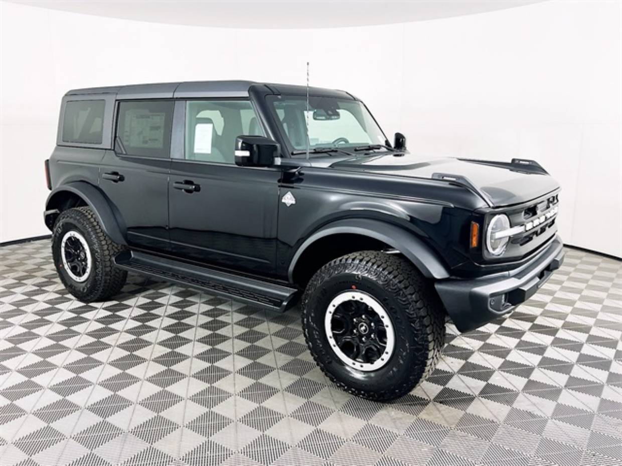 2025 Ford Bronco 4-Door Outer Banks's photo