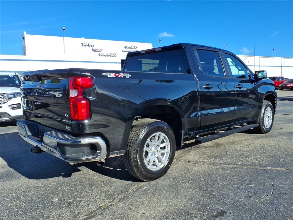 2021 Chevrolet Silverado 1500 LT photo 3