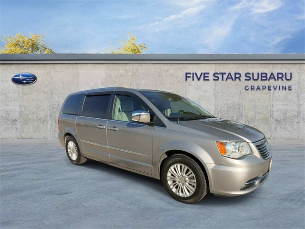 Used 2014 Chrysler Town & Country Limited with VIN 2C4RC1GG3ER303875 for sale in Carrollton, TX