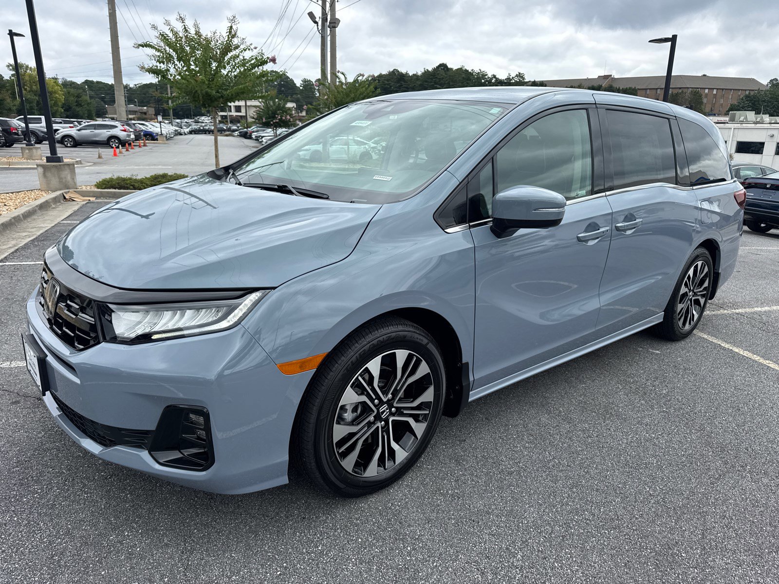 2026 Honda Odyssey Elite photo 3