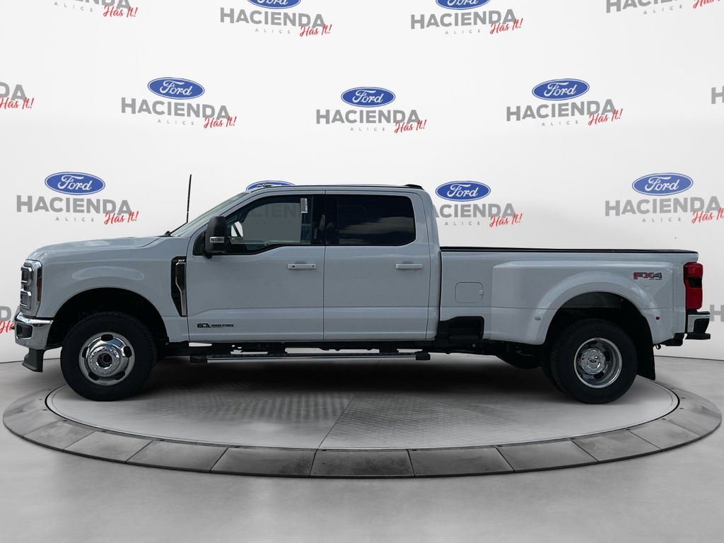 2026 Ford F-350 photo 2