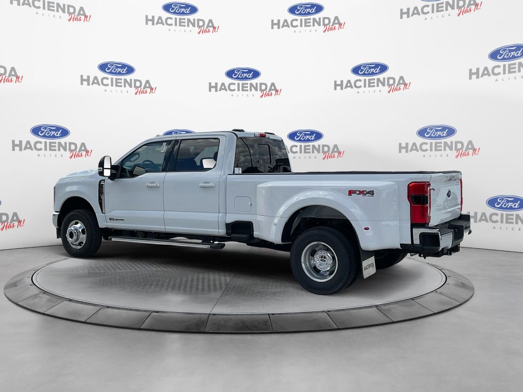 2026 Ford F-350 photo 3