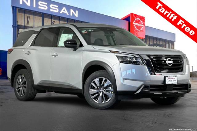 2025 Nissan Pathfinder S
