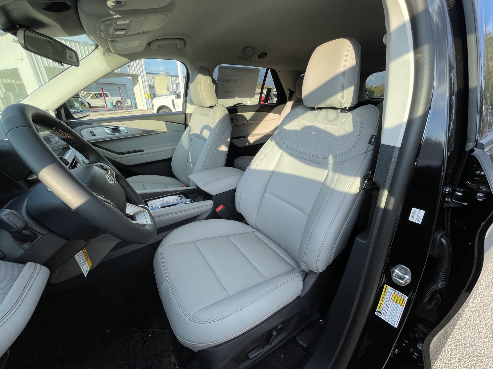 2026 Ford Explorer photo 4