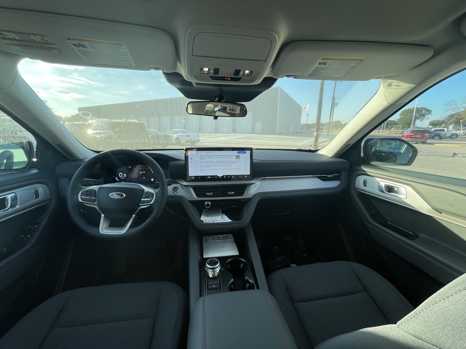 2025 Ford Explorer photo 3