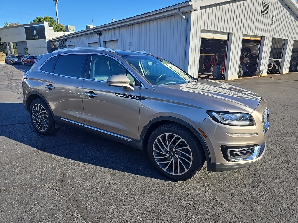 2019 Lincoln Nautilus Reserve photo 3