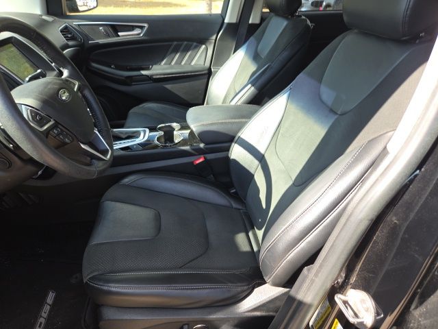 2017 Ford Edge Sport photo 3