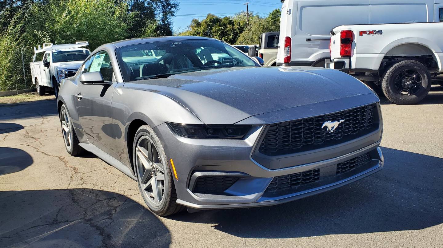 2025 Ford Mustang EcoBoost Premium's photo
