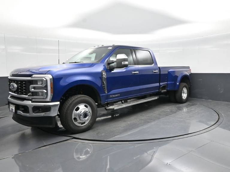 2026 Ford Super Duty F-350 DRW LARIAT