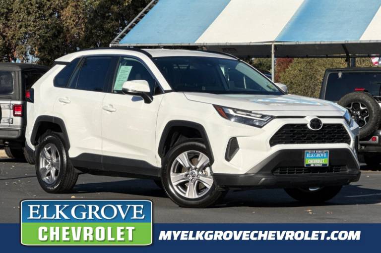 2023 Toyota RAV4 XLE