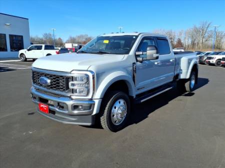 2025 Ford F-450 Super Duty LARIAT