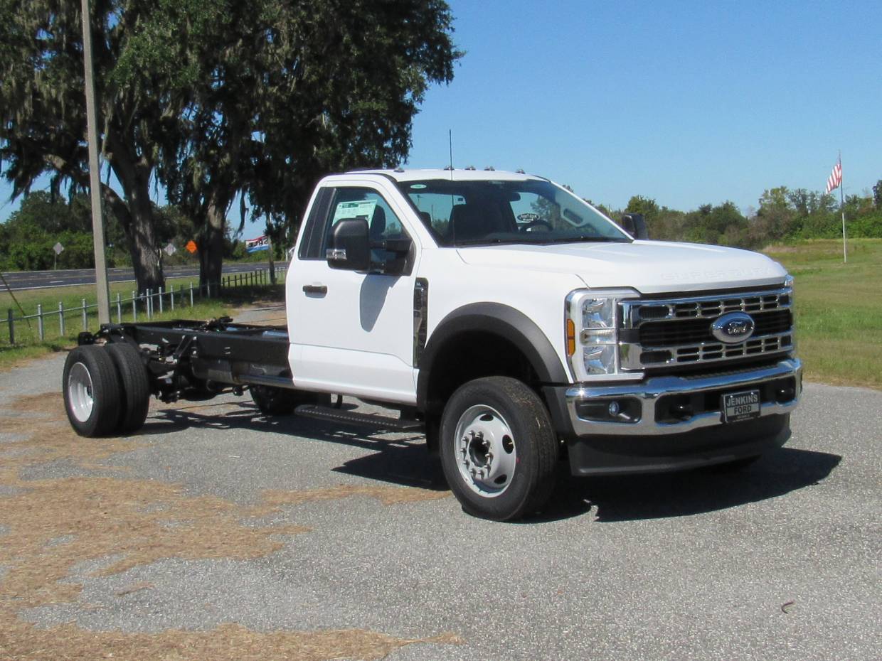 2026 Ford F-550 Super Duty Chassis Cab XL's photo