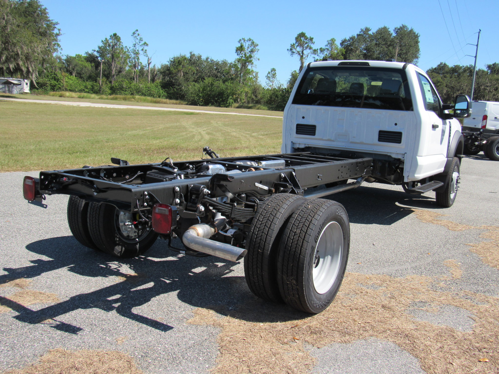 2026 Ford F-550 photo 3