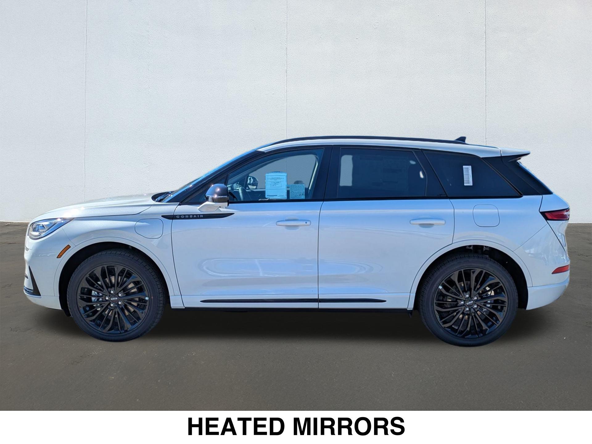 2025 Lincoln Corsair Grand Touring photo 3