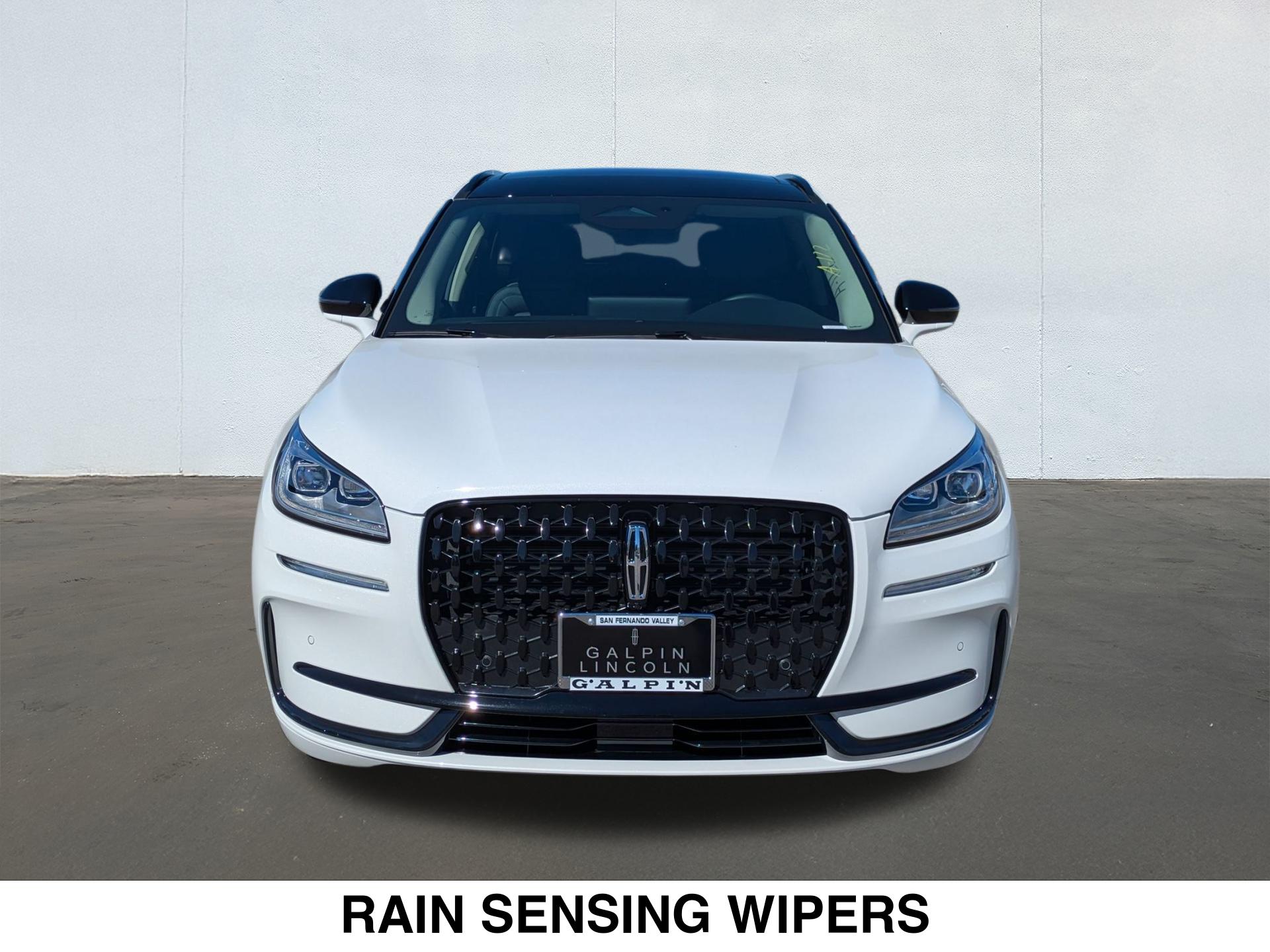 2025 Lincoln Corsair Grand Touring photo 4