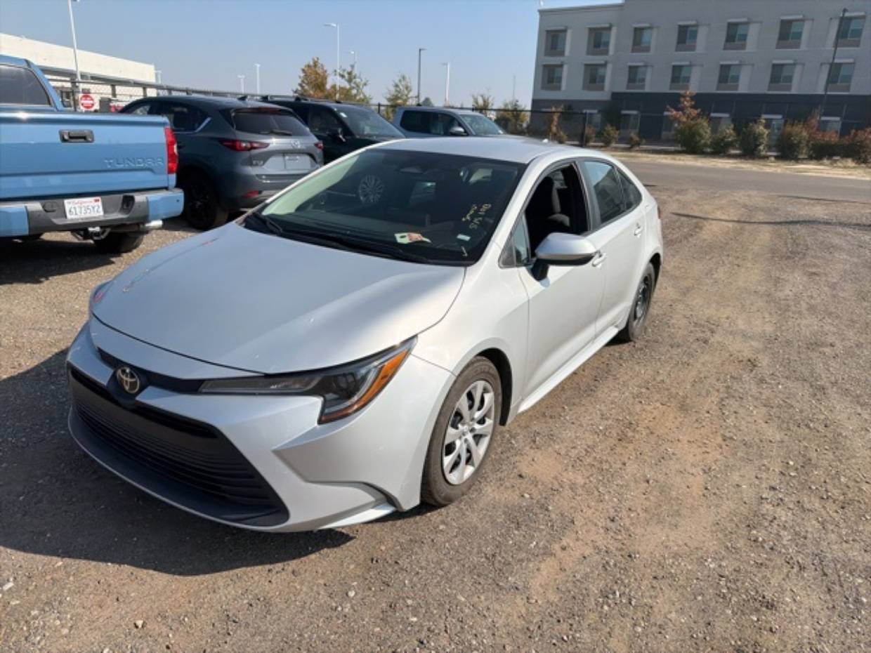 Used 2023 Toyota Corolla LE with VIN 5YFB4MDEXPP021108 for sale in Northfield, Minnesota
