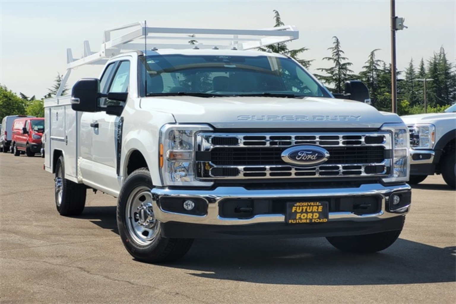 2025 Ford F-350 Super Duty Chassis Cab XL's photo