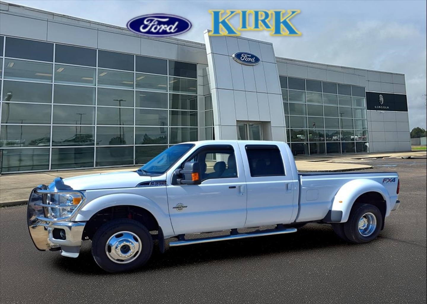 2012 Ford F-350 Super Duty Lariat's photo