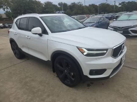 2021 Volvo XC40 Momentum