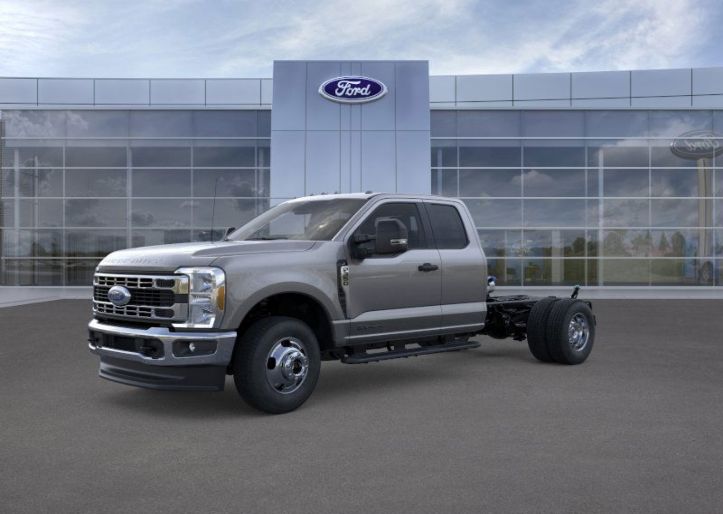 2026 Ford F-350 Super Duty Chassis Cab XL's photo