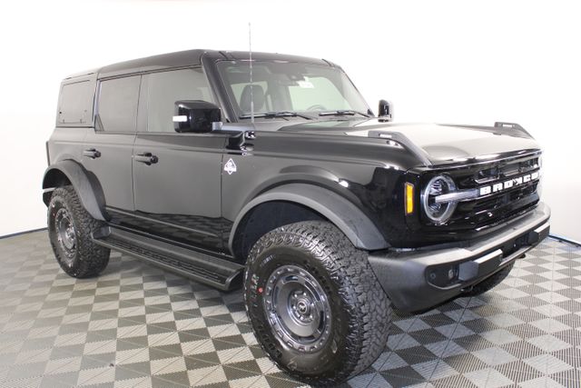 2025 Ford Bronco 4-Door Outer Banks's photo