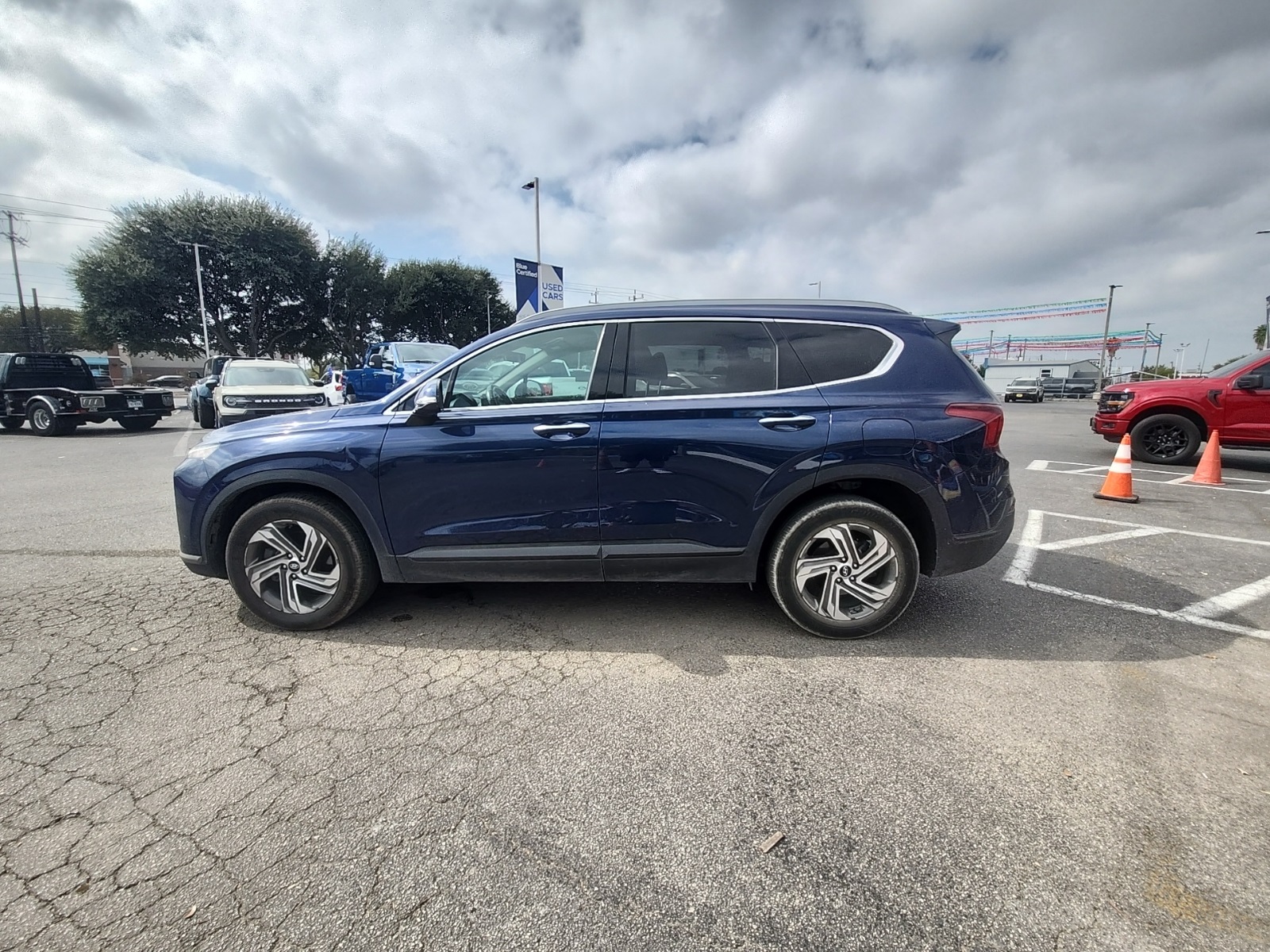 2023 Hyundai Santa Fe SEL photo 3