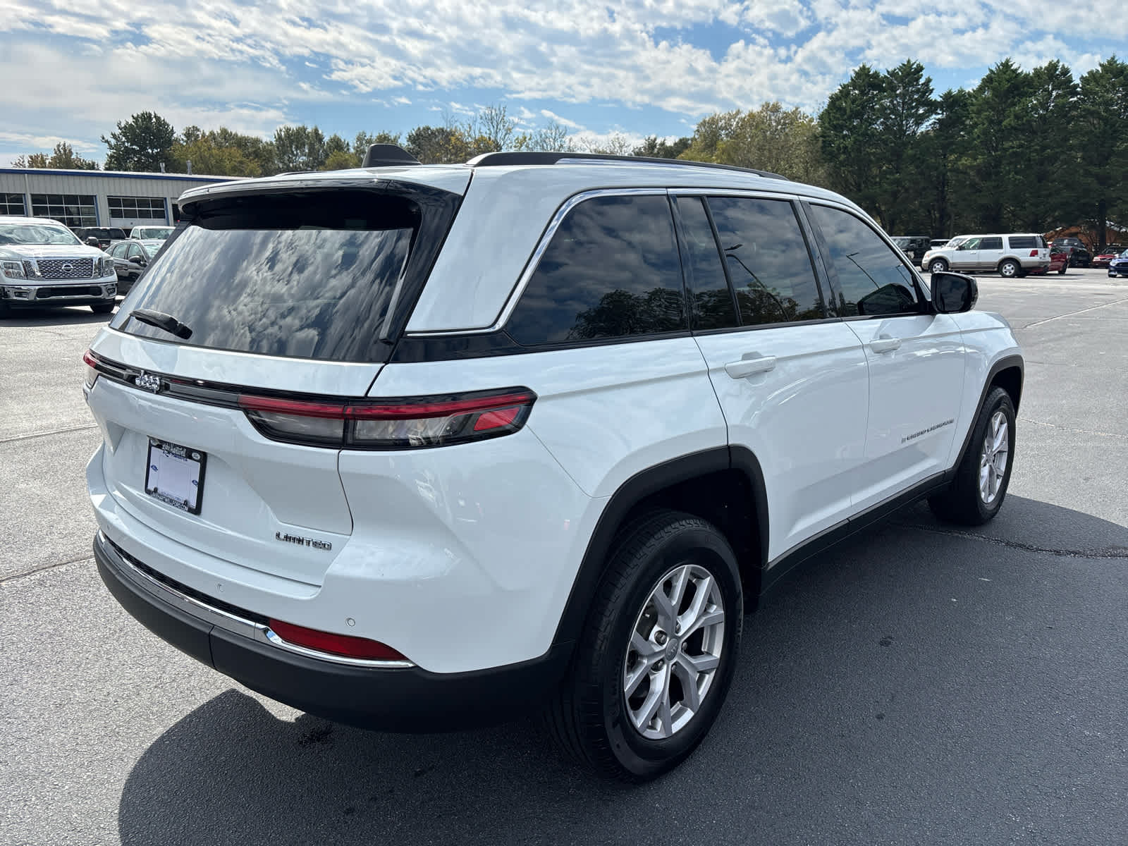 2022 Jeep Grand Cherokee Limited photo 2