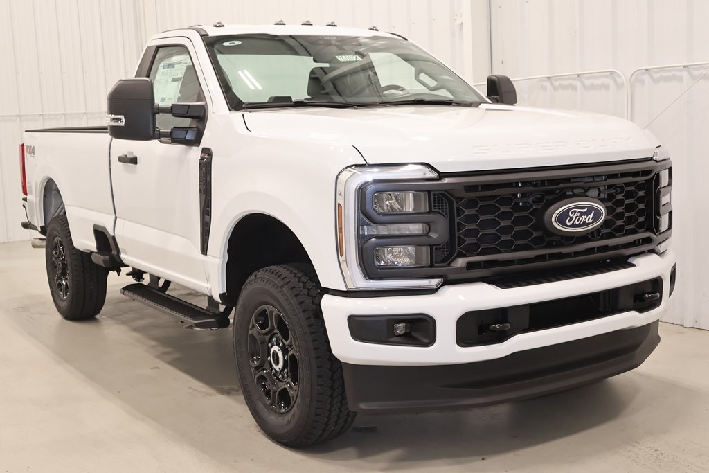 2026 Ford F-350 photo 2