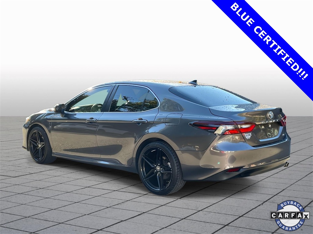 2021 Toyota Camry LE photo 2