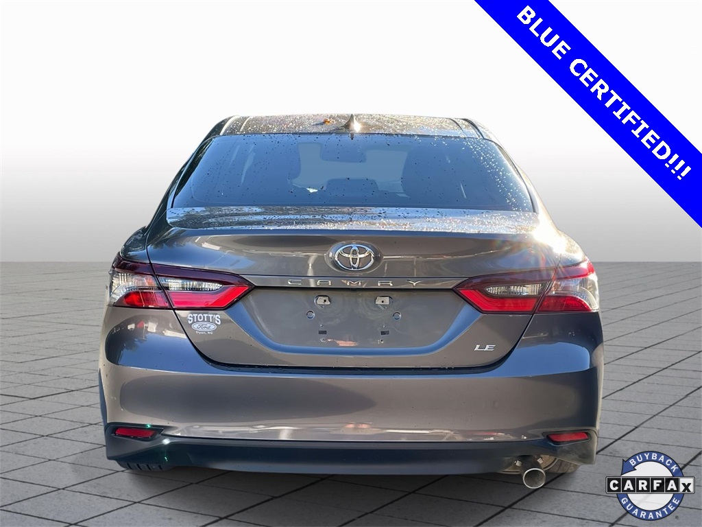 2021 Toyota Camry LE photo 3