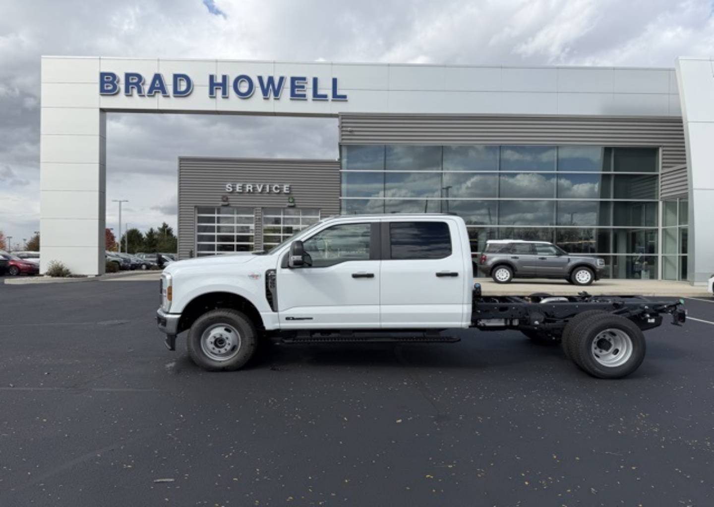 2026 Ford F-350 Super Duty Chassis Cab XL's photo