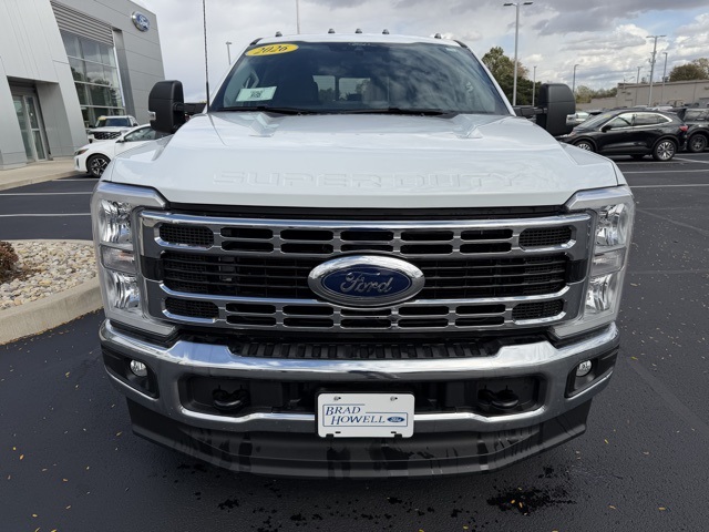 2026 Ford F-350 photo 2