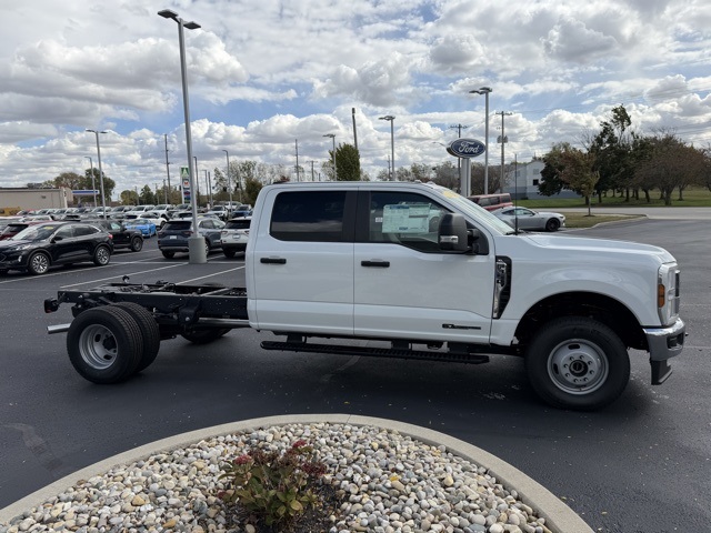 2026 Ford F-350 photo 4