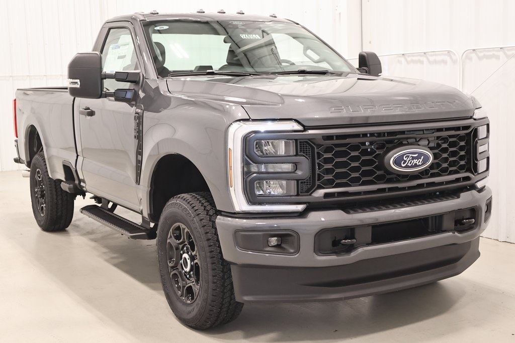 2026 Ford F-350 photo 2