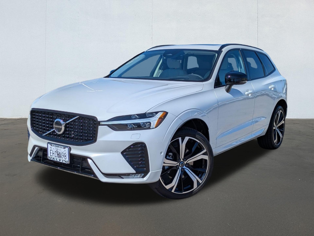 2025 Volvo XC60 B5 Ultra
