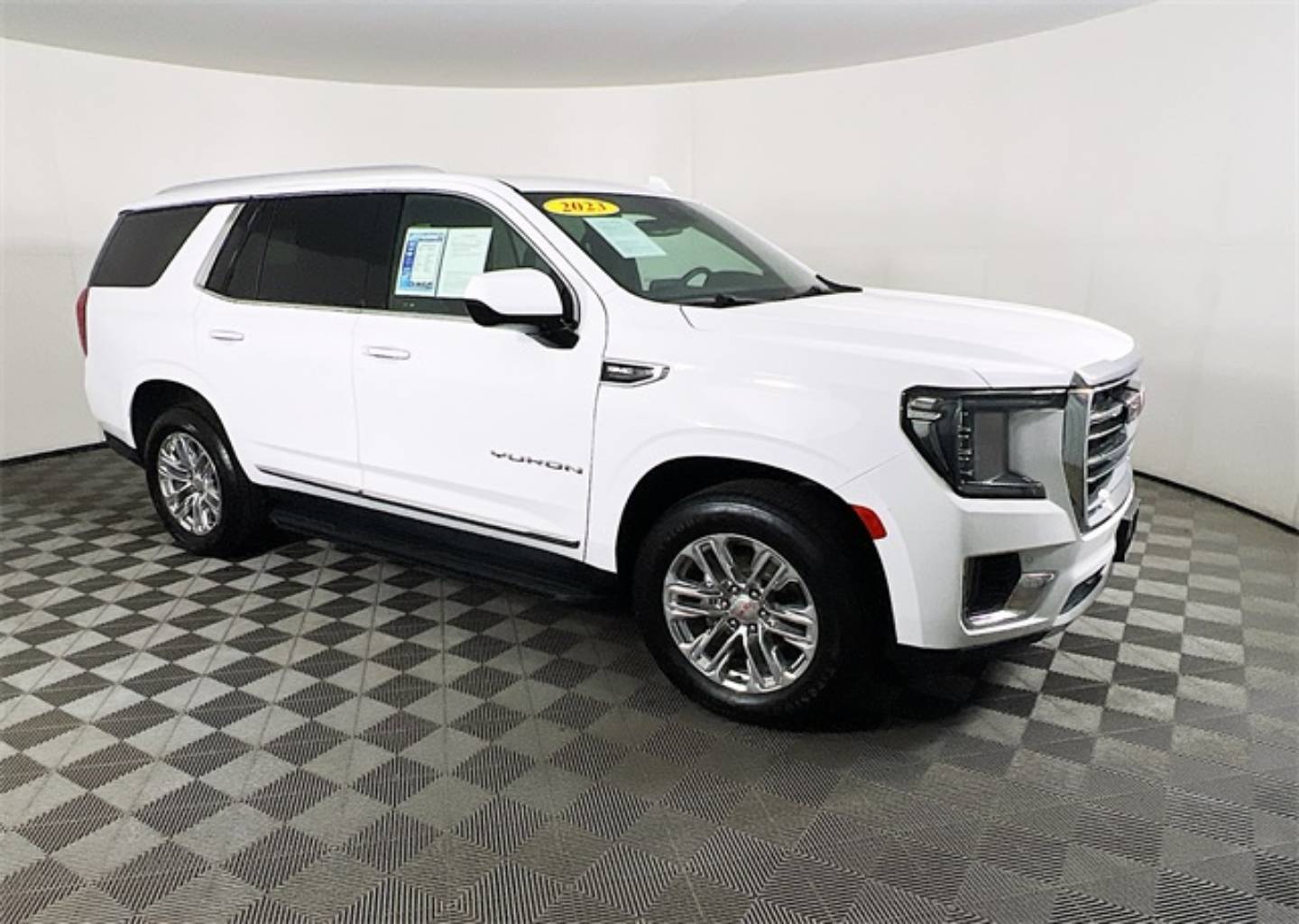 2023 GMC Yukon SLT's photo