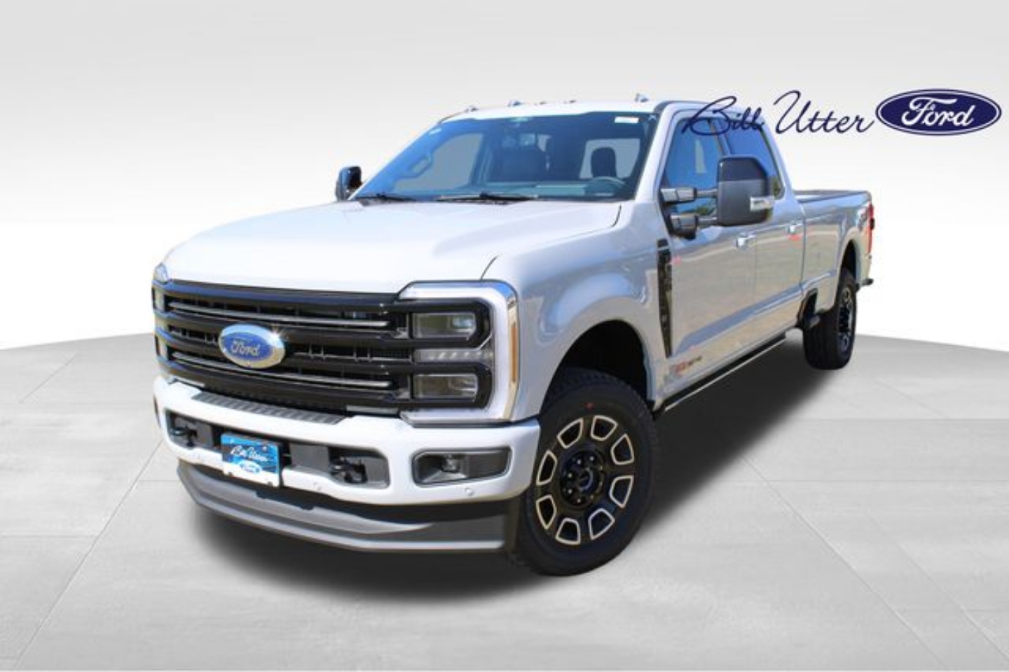 2026 Ford F-350 Super Duty Platinum's photo