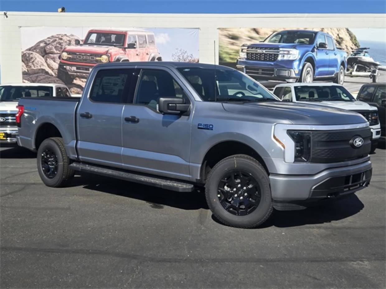 2025 Ford F-150 Lightning XLT's photo