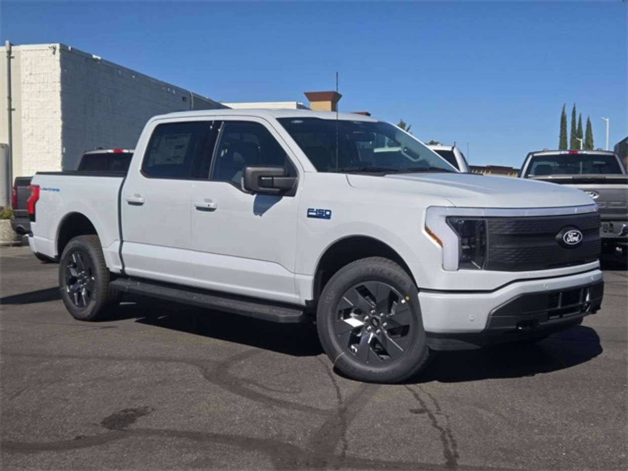 2025 Ford F-150 Lightning Flash's photo