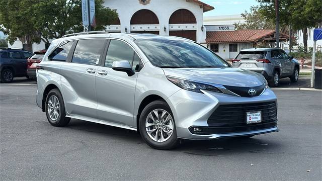 2025 Toyota Sienna XLE