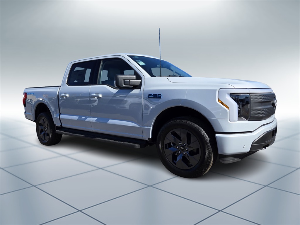 2025 Ford F-150 Lightning photo 2