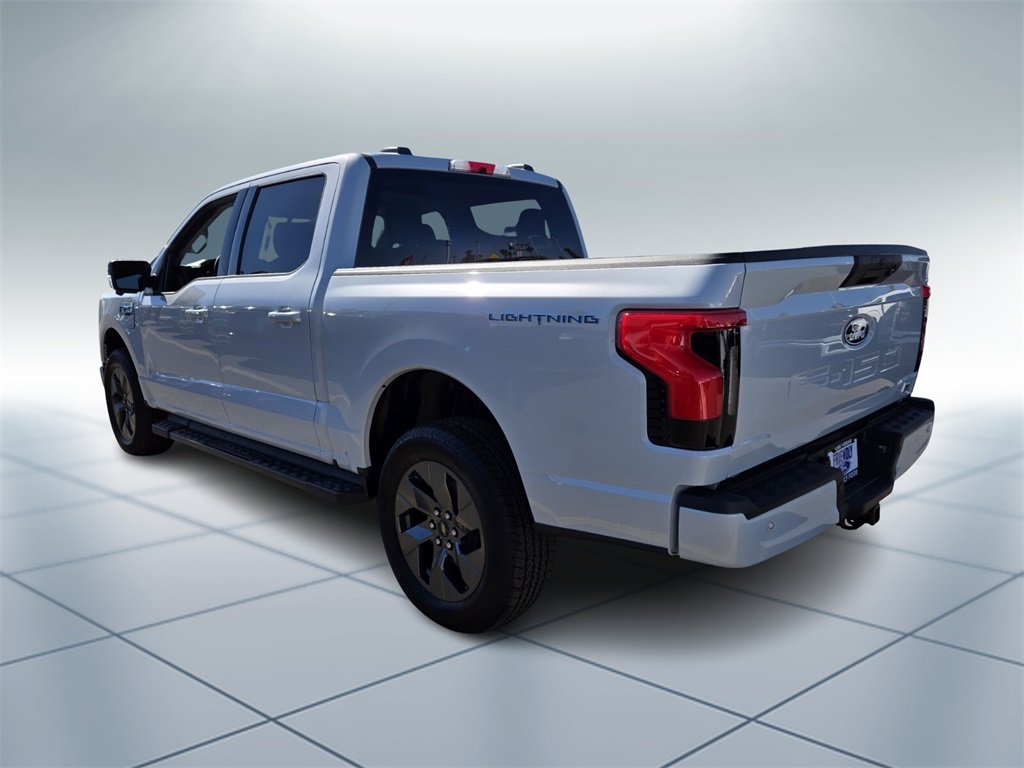 2025 Ford F-150 Lightning photo 4