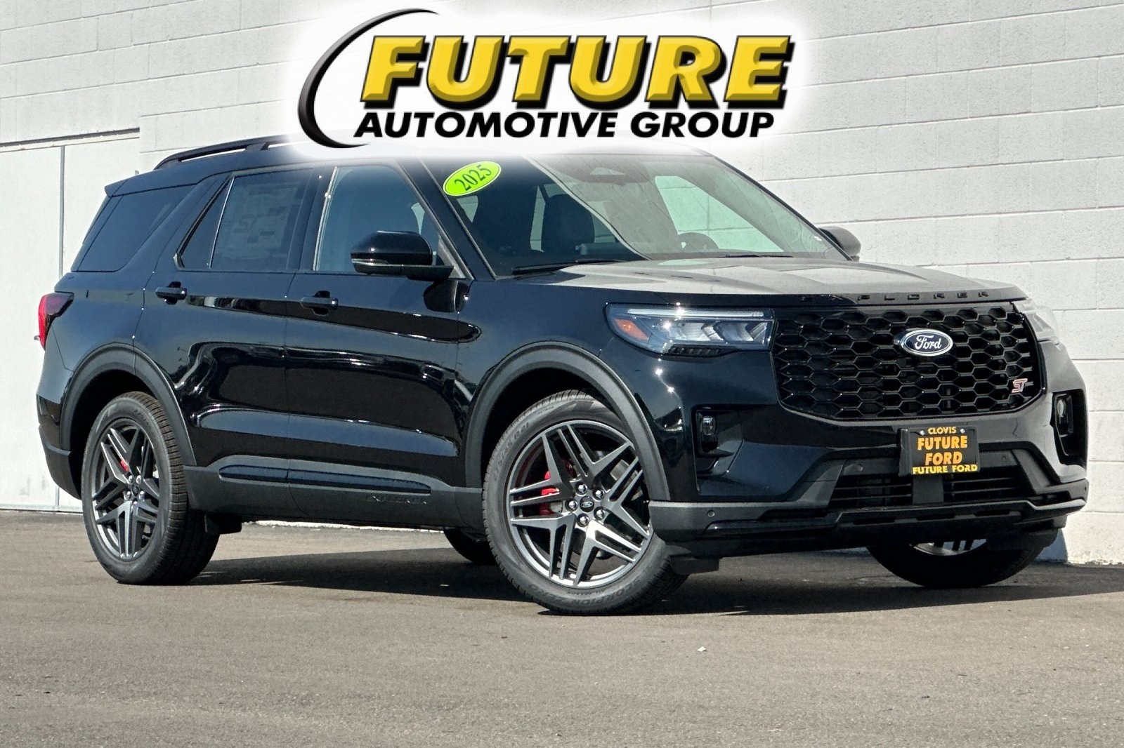 2025 Ford Explorer ST's photo