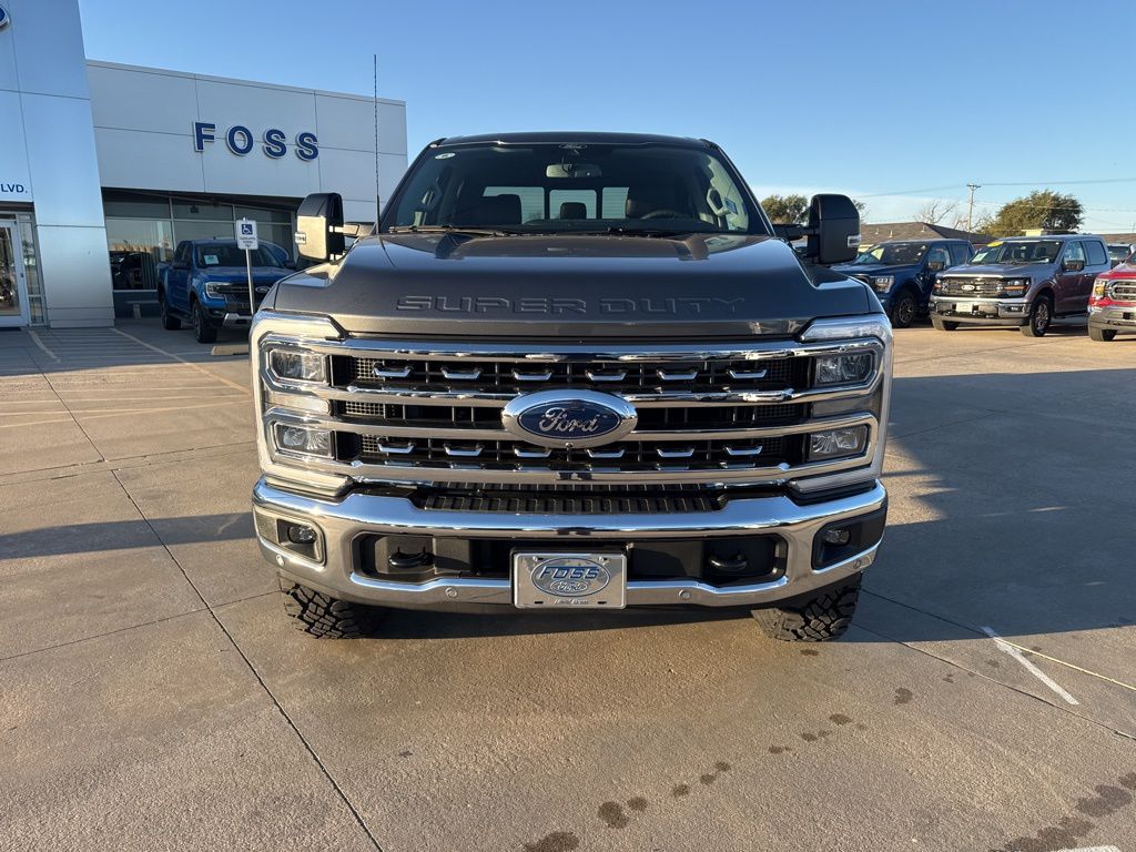2026 Ford F-250 Lariat photo 2