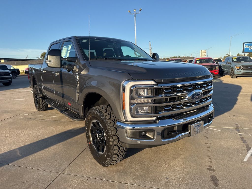 2026 Ford F-250 Lariat photo 3